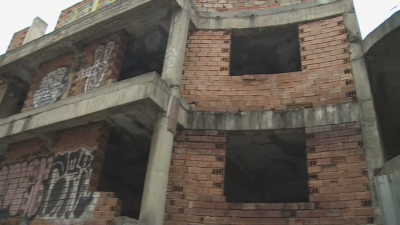 Опасен строеж в "Редута" стана дом на самонастанили се роми
