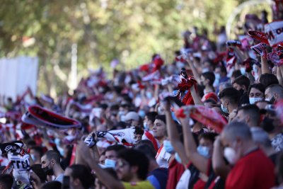 По стадионите в Европа и публиката у нас след мерките срещу COVID-19