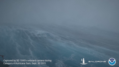 В окото на бурята: Дрон засне урагана Сам