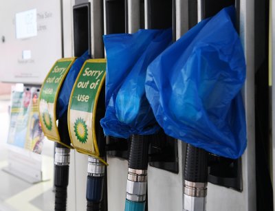 Пети ден продължава кризата за гориво във Великобритания Въпреки многократните
