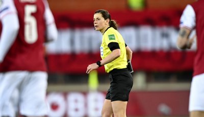 Женска съдийска бригада ще ръководи мач на англичаните