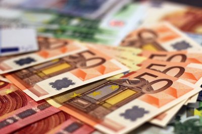 На летището в Скопие откриха близо 1 млн фалшиви евро