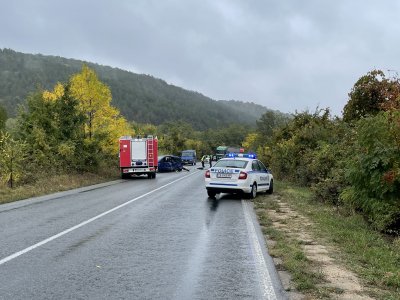 Тежка катастрофа на Подбалканския път затвори движението в участъка Васил