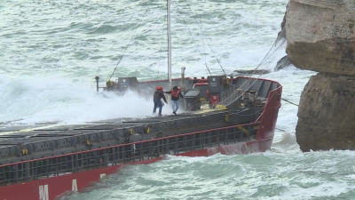 18 ти ден продължава кризата със заседналия край Камен бряг кораб