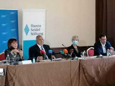 Борисов: Няма ваксинация, българите гинат, защото Румен Радев и Стойчо Кацаров експериментират