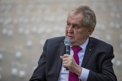 В стабилно състояние чешкият президент остава в болница