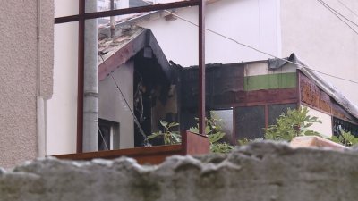 Пожар унищожи етаж от къща в централната част на Варна
