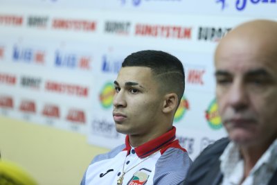 Радослав Росенов е на 1/4-финал на Европейското по бокс след пълно съдийско единодушие