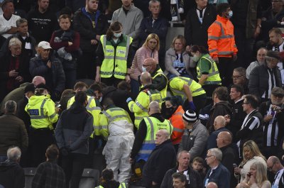 Героичните действия на двама от Тотнъм може би спасиха човешки живот
