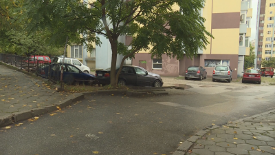 Паркирането на територията на Благоевград който все повече се застроява