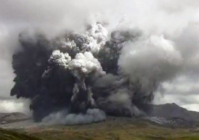 Изригна един от най-големите вулкани в Япония