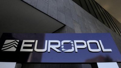 Акция на Европол срещу "тъмната мрежа", има арестуван и българин