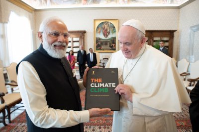 Премиерът на Индия Нарендра Моди покани папа Франциск да посети