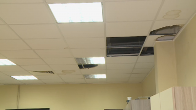 Теч застрашава скъпа апаратура в сградата на БАН в Пловдив
