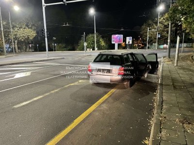 Полицията в Бургас залови група мигранти тази нощ Лек автомобил