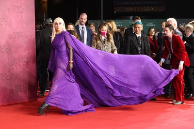 Лейди Гага на премиерата на филма за Гучи (Снимки)