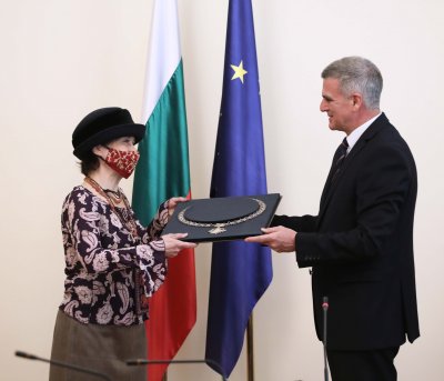 Премиерът Янев връчи годишната държавна награда "Св. Паисий Хилендарски"