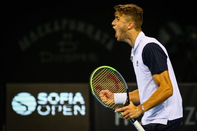 Донски се класира на четвъртфинал във Франция