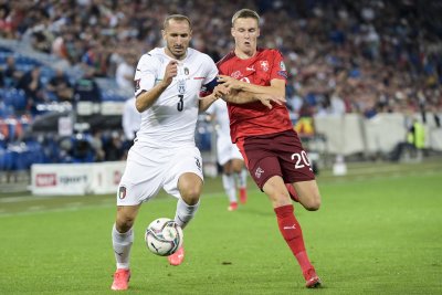 Италия и Швейцария в битка за първото място в групата на България