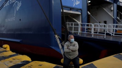 Стачка спира морския обществен транспорт в Гърция