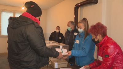 В началото на изборния ден в област Благоевград имаше проблеми