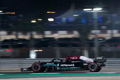Люис Хамилтън спечели квалификацията за Гран При на Катар