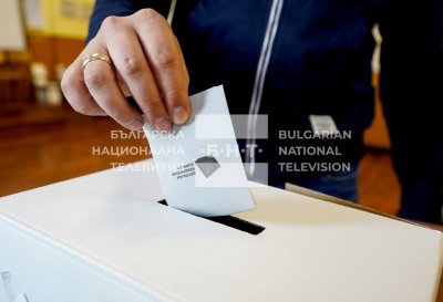 Започна изборният ден в САЩ и Канада Първи в 14