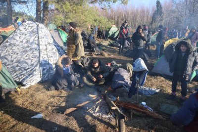 Беларус премести мигрантите от полско беларуската граница Мигрантският лагер който беше