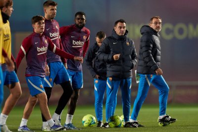 Шави започна с успех в Барселона, дузпа спаси дебюта на треньора