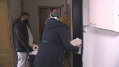 Безпроблемно протича до момента гласуването за хората под карантина в София