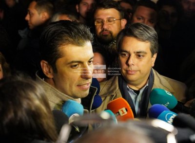 Започна политическата среща очи в очи за съставяне на ново