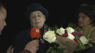 Славяново празнува: Първи думи на майката на Румен Радев