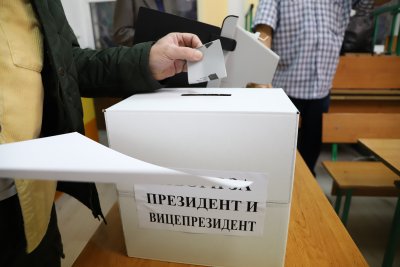 С 66 69 Румен Радев печели президентските избори на балотажа С