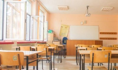 Над 3000 софийски ученици от 5-и клас нагоре са се върнали в училище