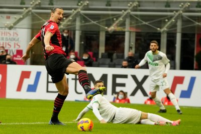 Сасуоло нанесе втора поредна загуба на Милан в Серия "А"