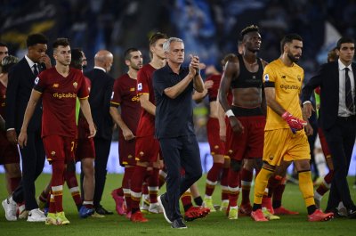 Рома надви Дженоа в дебюта на Шевченко с два гола на младок