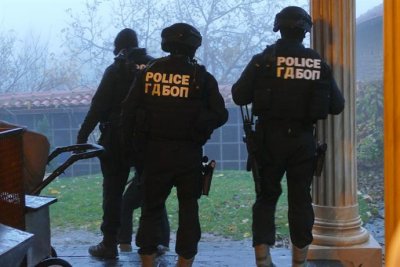 ГДБОП разби престъпна група за сексуални услуги, трима са задържани