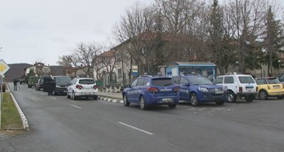 Заловиха въоръжения мъж от село Сърница който по рано днес избяга