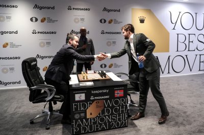 Отново равенство в мача за световната титла по шахмат