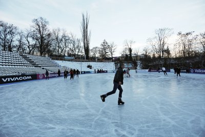 Ледената пързалка на стадион ЮНАК откри врати за посетители Заради