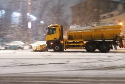 137 снегорина са почиствали София през нощта