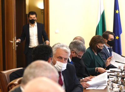 Новият Министерски съвет се събра на първото си заседание Снимки Десислава