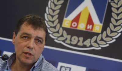 Георги Градев обяви, че няма плащания от Левски към Петър Хубчев