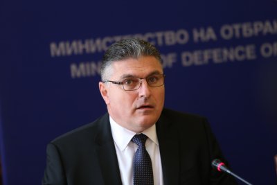 Служебният кабинет предлага министърът на отбраната Георги Панайотов да е