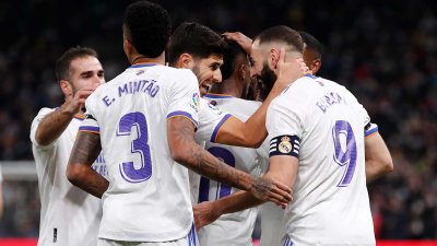 Голове на Бензема и Асенсио осигуриха на Реал победата в "Дербито на Мадрид"