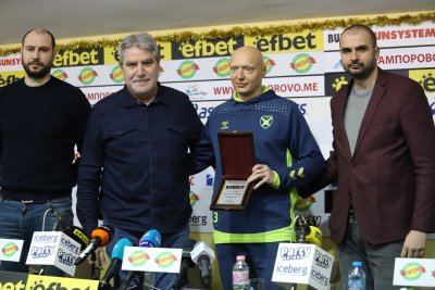 Хебър Пазарджик е отбор на месеца в България