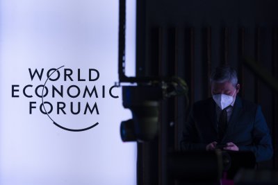 Отлагат Световния икономически форум заради Омикрон