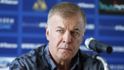 Наско Сираков и Иво Ивков ще присъстват на срещата със спортния министър