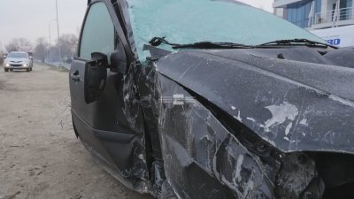 Задържаха шофьор, който катастрофира в табло на газоразпределителната мрежа в Пловдив