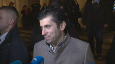 Премиерът Кирил Петков говори пред медии след като присъства на